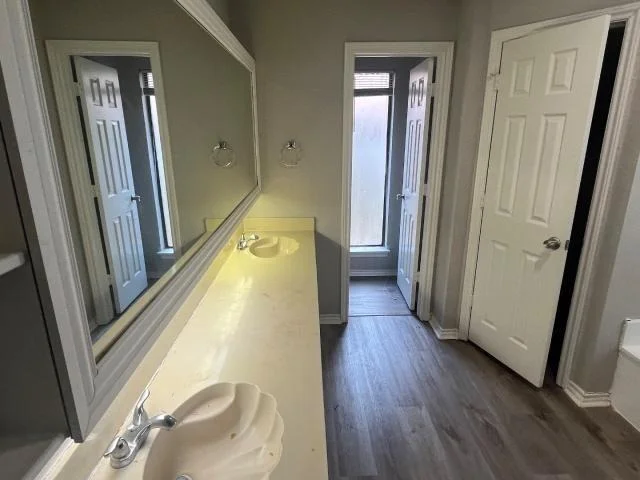 Photo of 934 Robinwood Drive