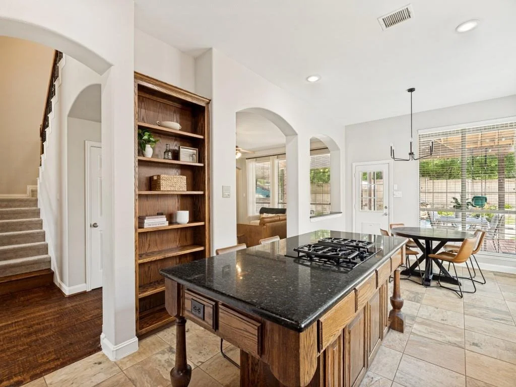 Photo of 1001 Thornapple Drive