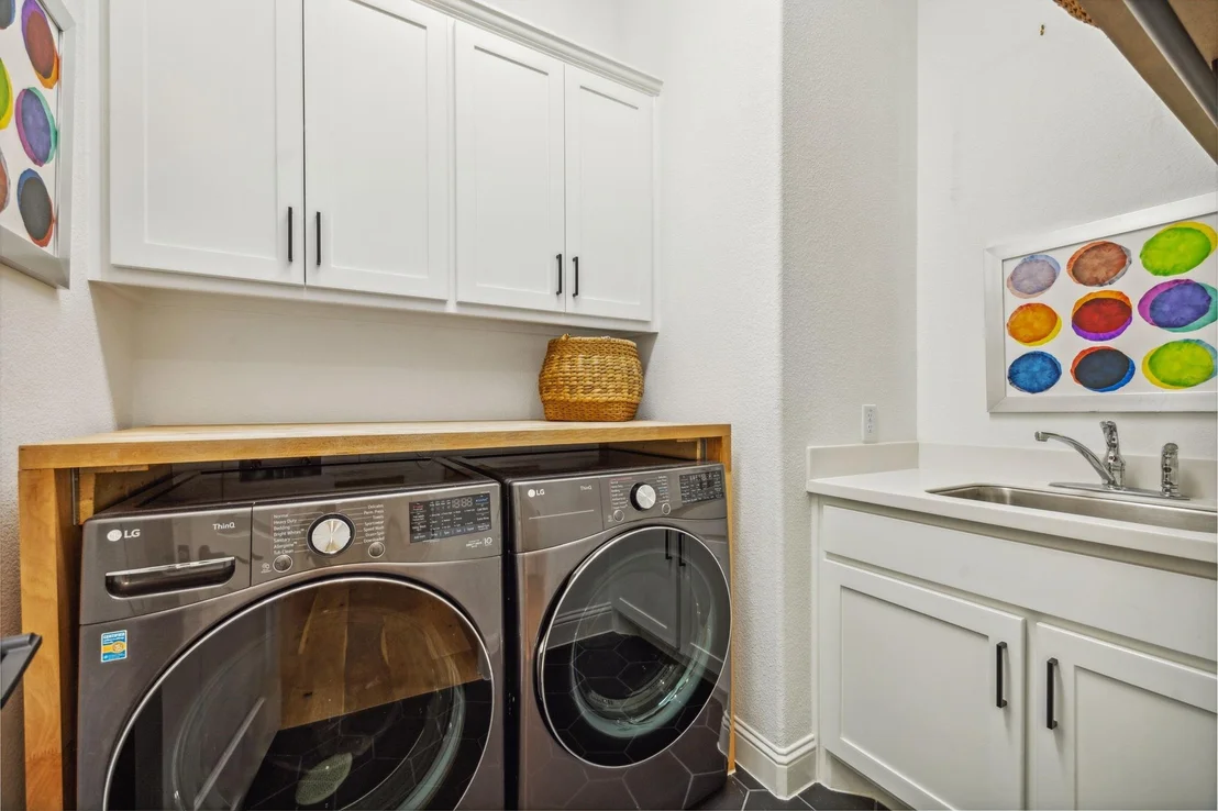 Photo of 8365 Western