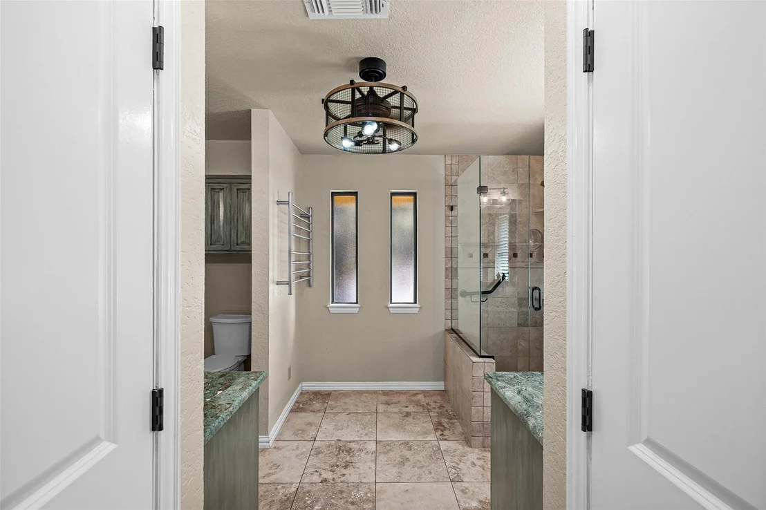 Photo of 2325 River Road