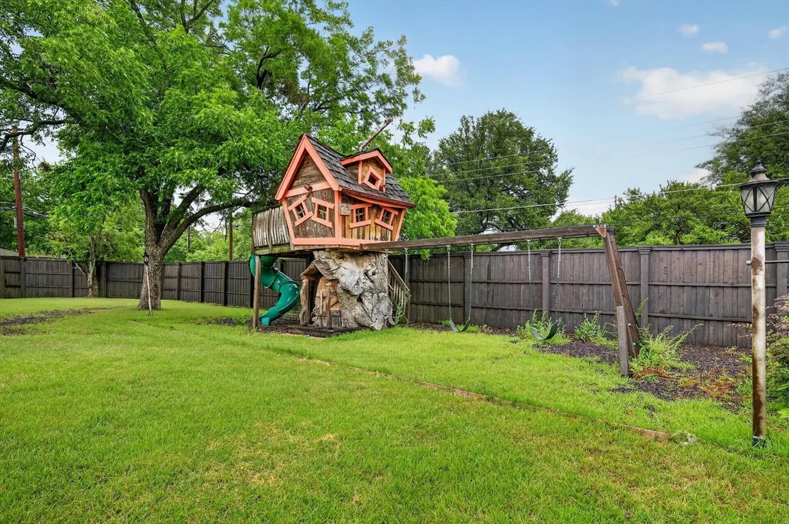 Photo of 14126 Brookridge Circle