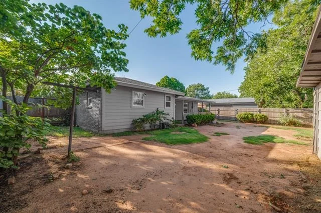 Photo of 3225 WENWOOD Road