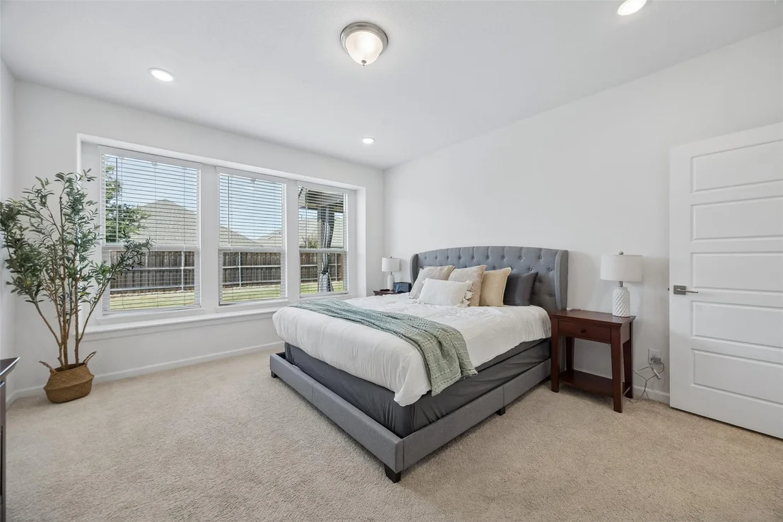 Photo of 621 Hummingbird Drive