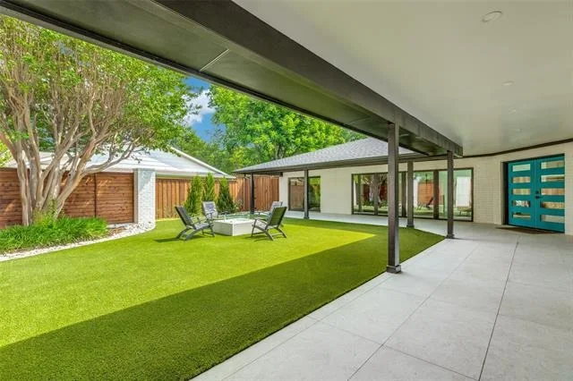 Photo of 2405 Mesa Drive