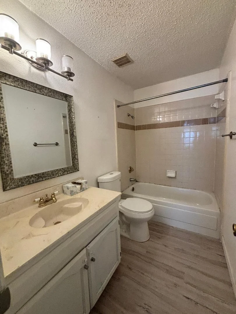 Photo of 1107 Rimcrest Drive