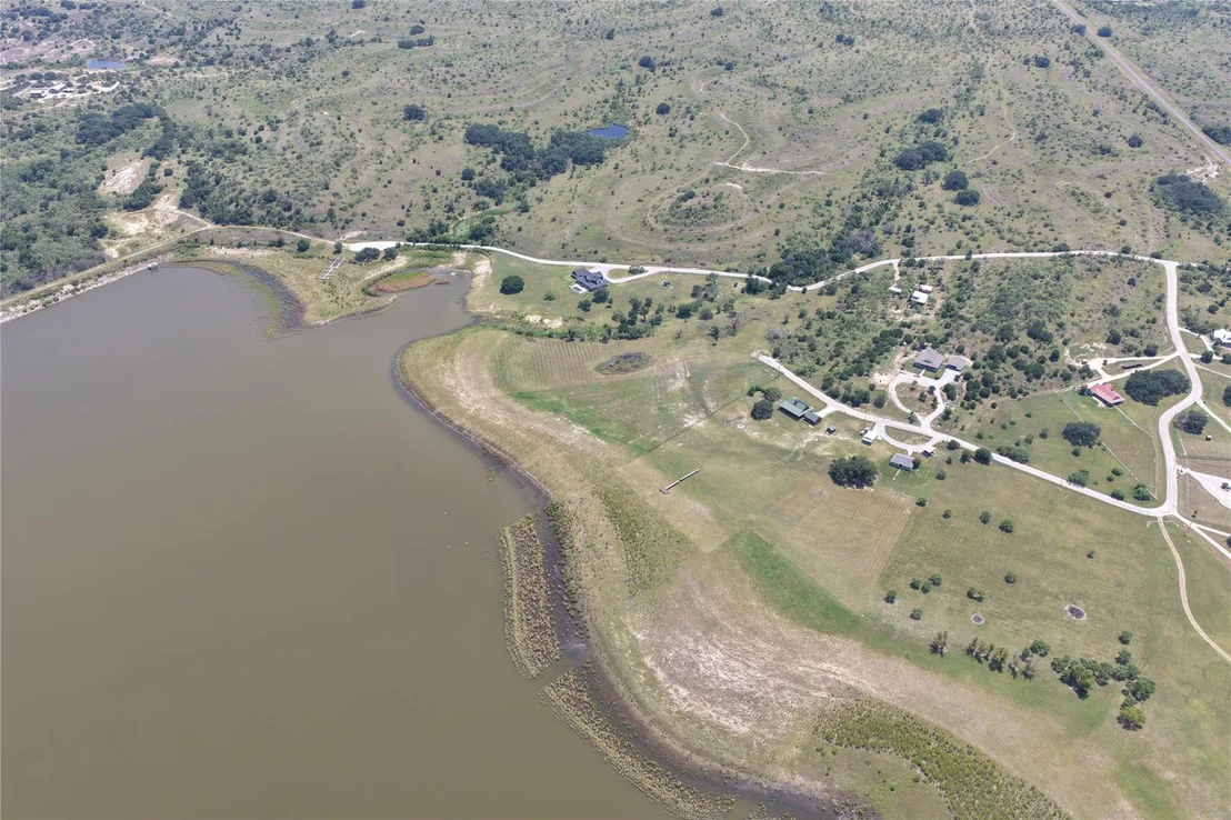 Photo of 333 Lake Point Road