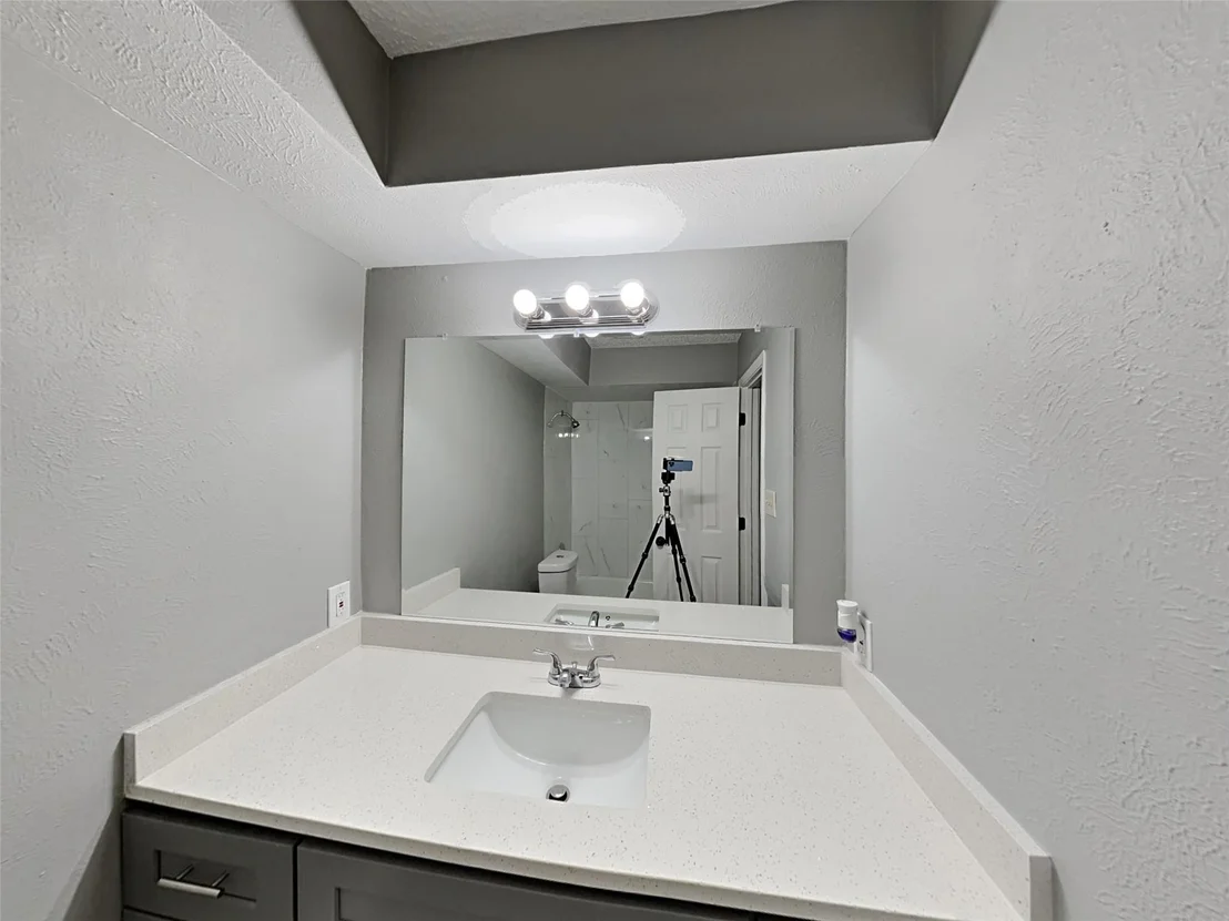 Photo of 702 Redbud Drive