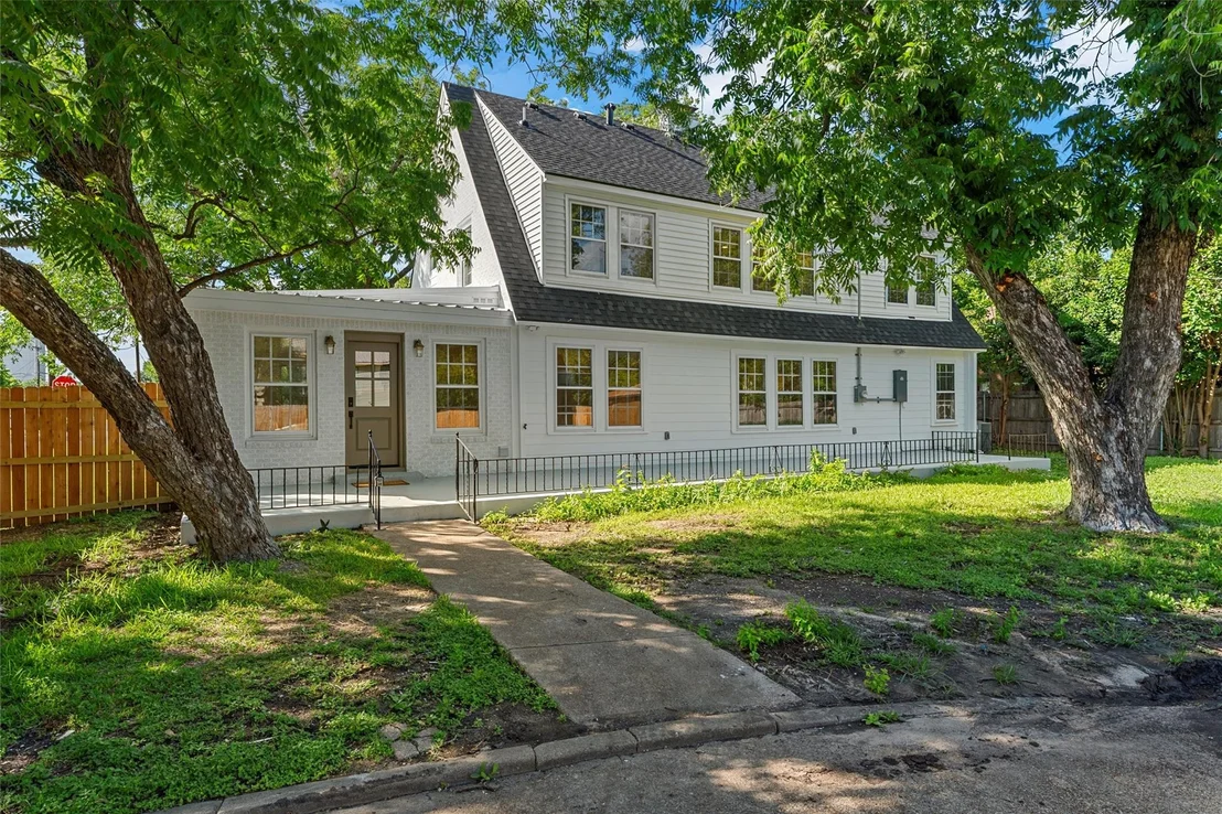 Photo of 3028 Cumberland Avenue
