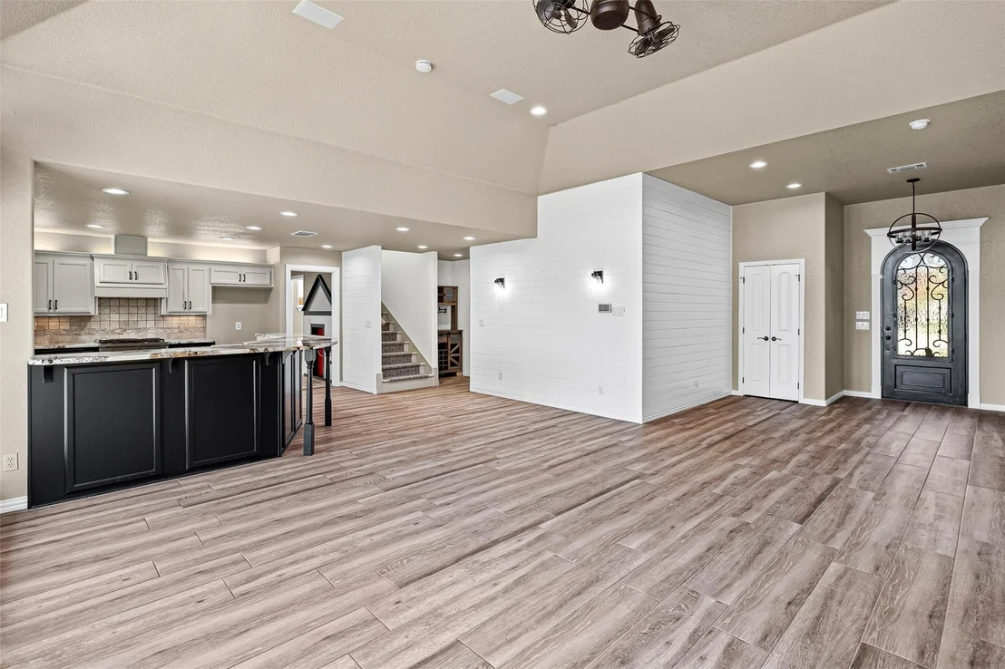 Photo of 2325 River Road