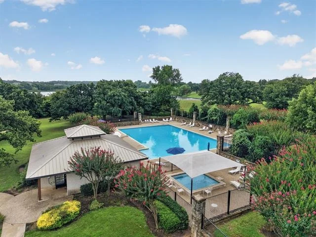 Photo of 2633 Lakeside Drive
