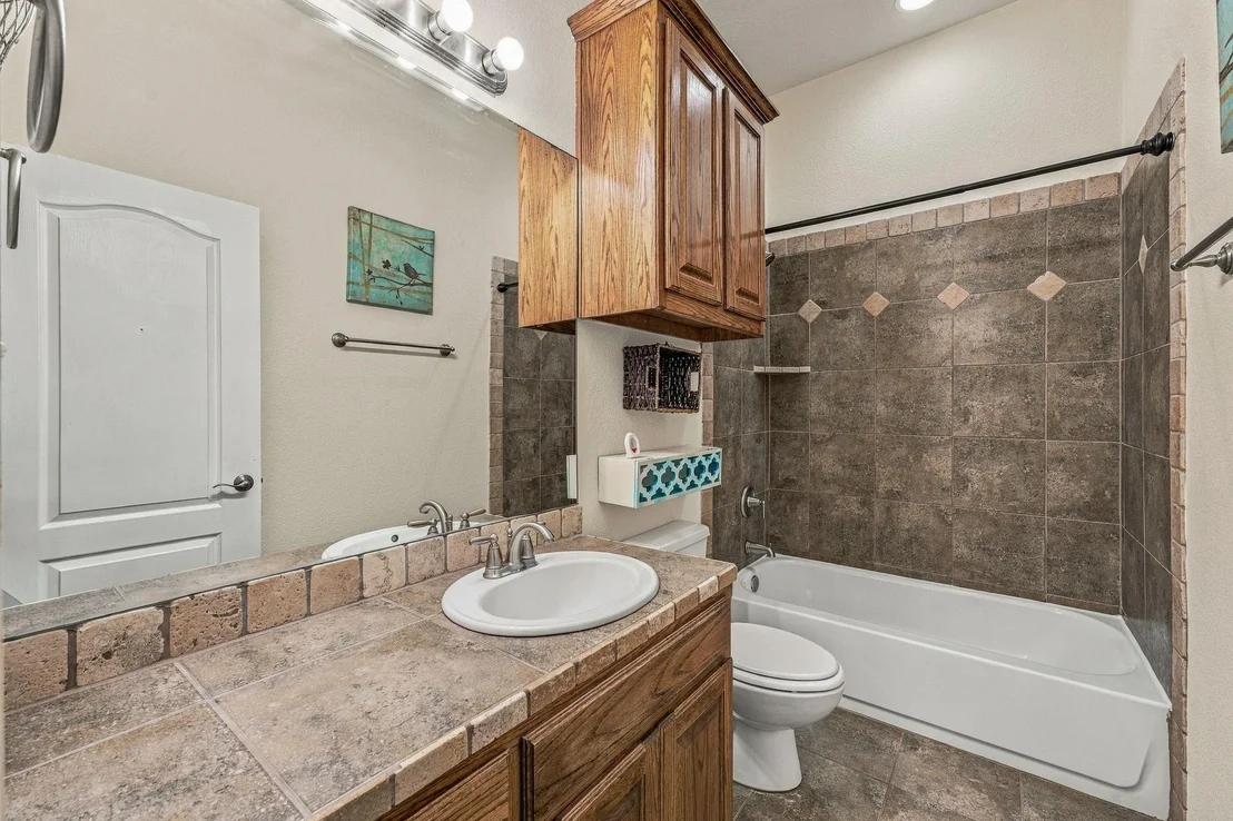 Photo of 914 Winding Road