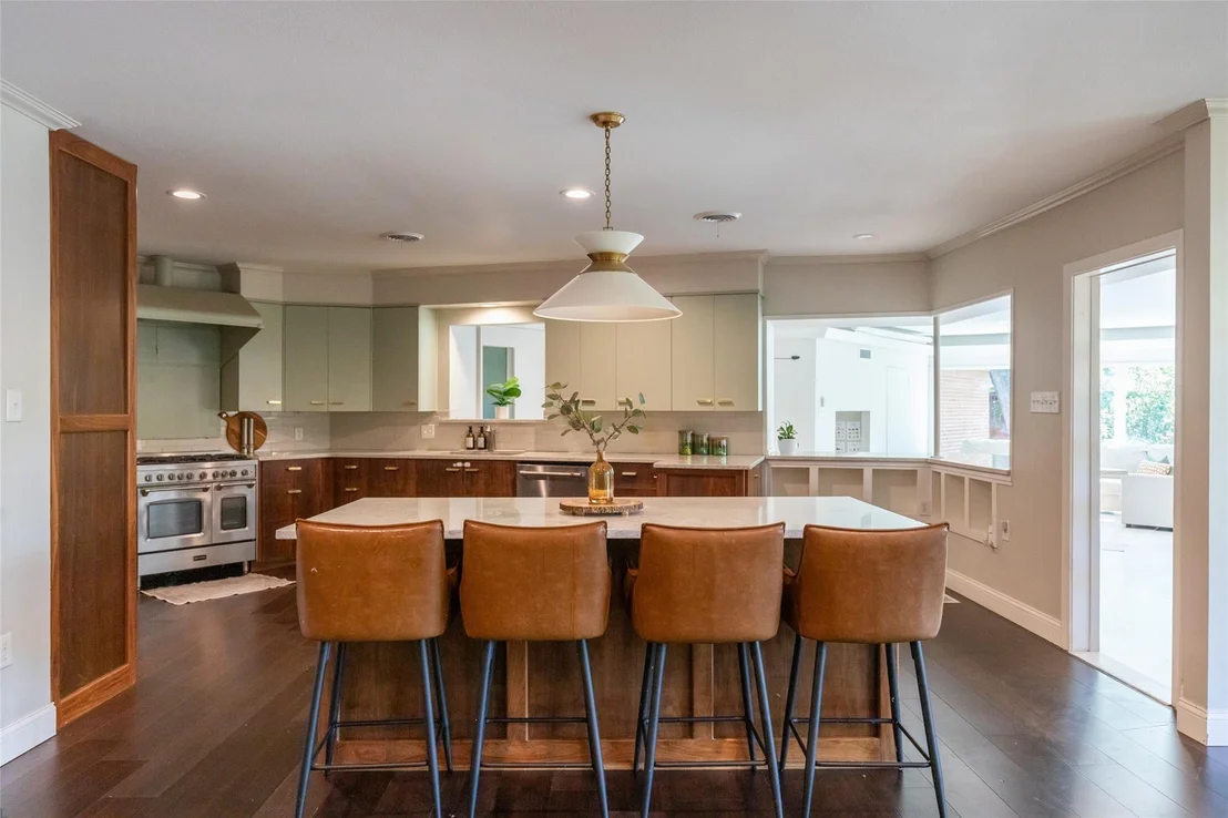 Photo of 3765 Woodridge Drive