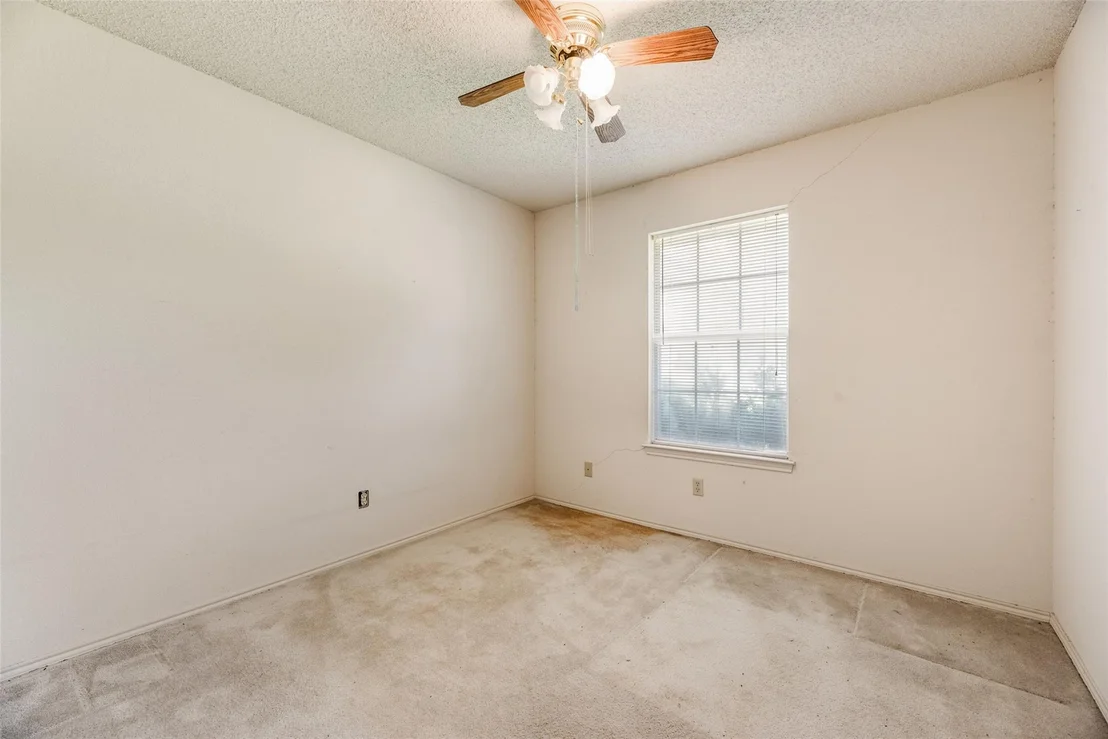 Photo of 6010 Maple Leaf Drive