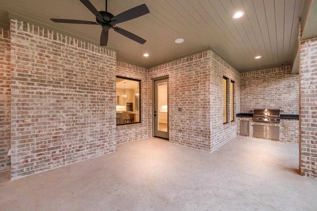 Photo of 8005 Bee Cave Road