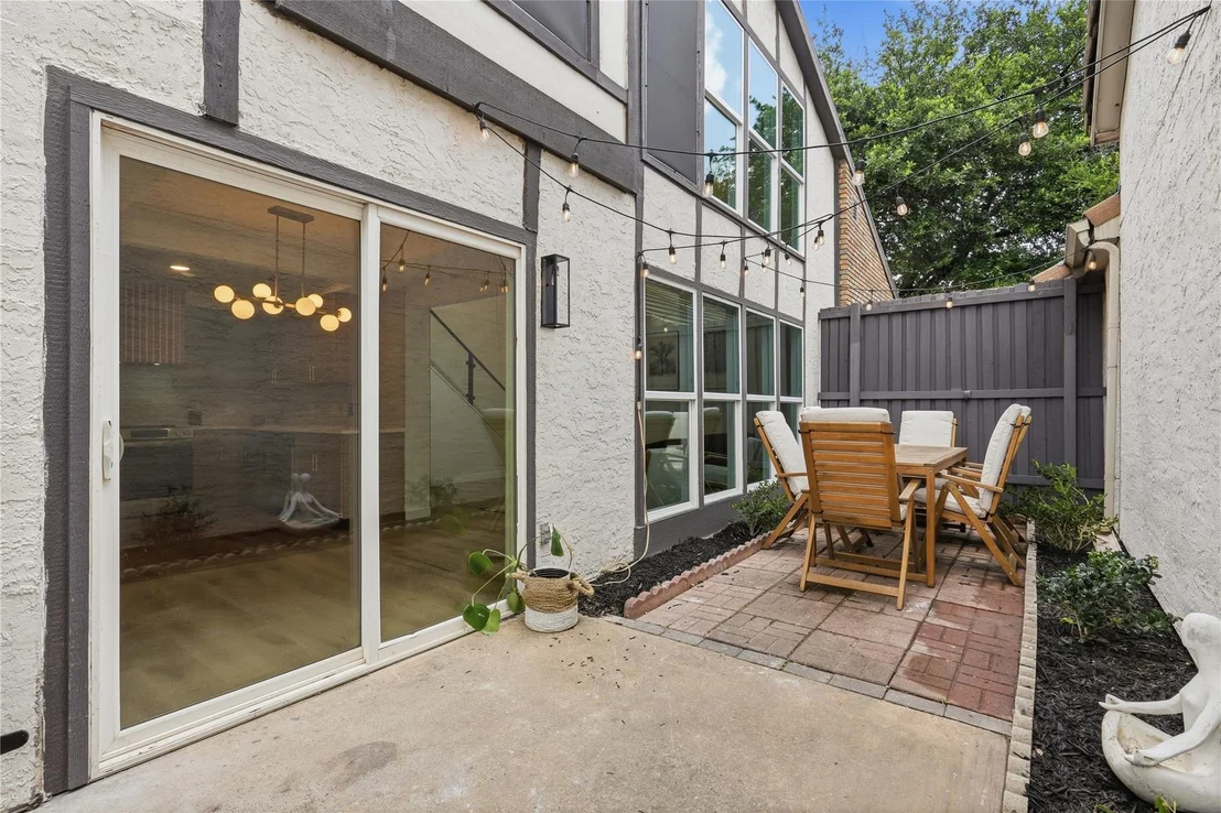 Photo of 17118 Planters Row