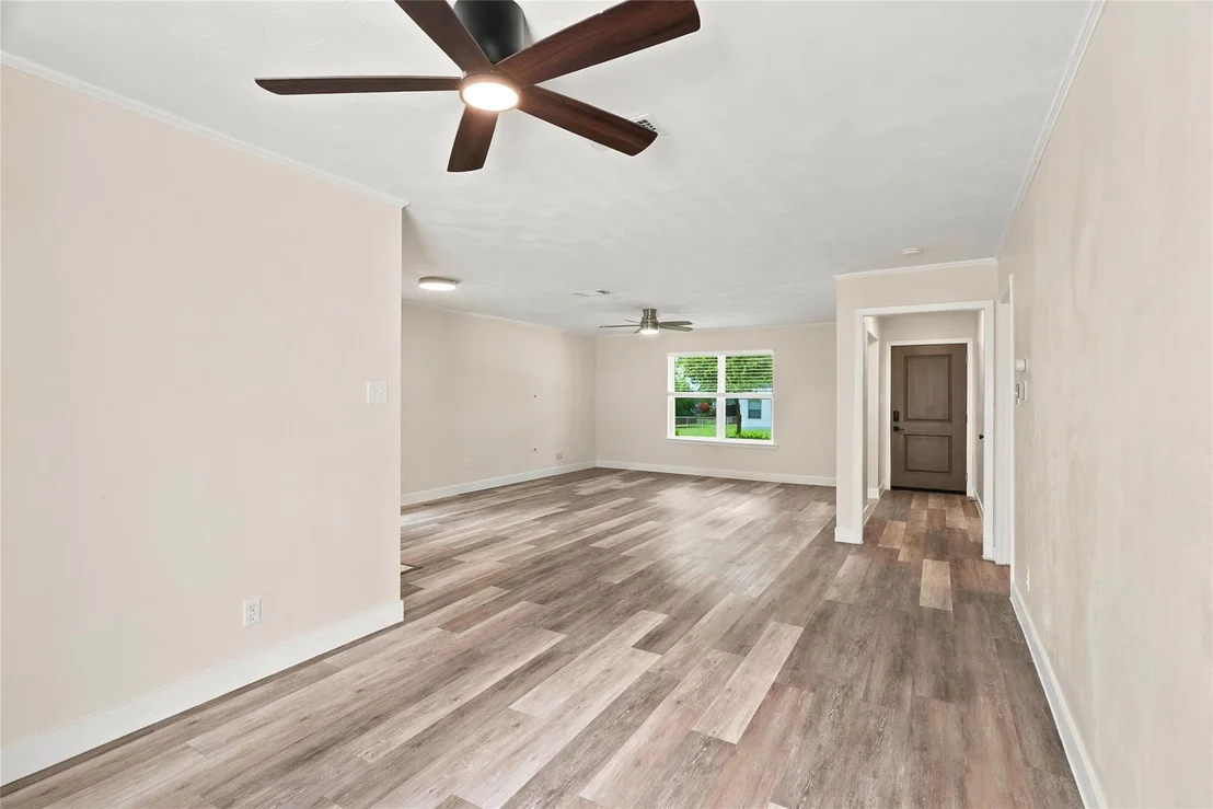 Photo of 106 E 3rd Street