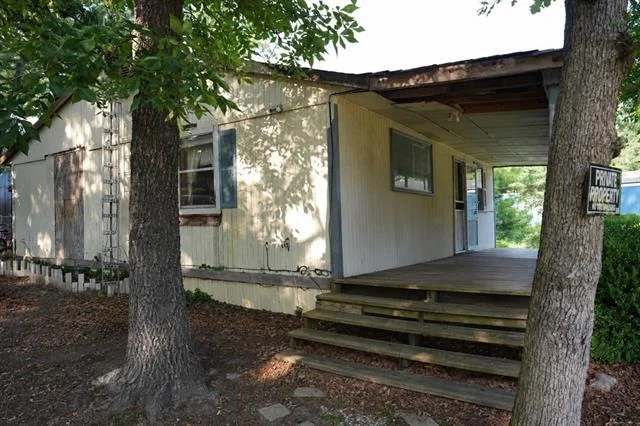 Photo of 124 W Cedar Lane