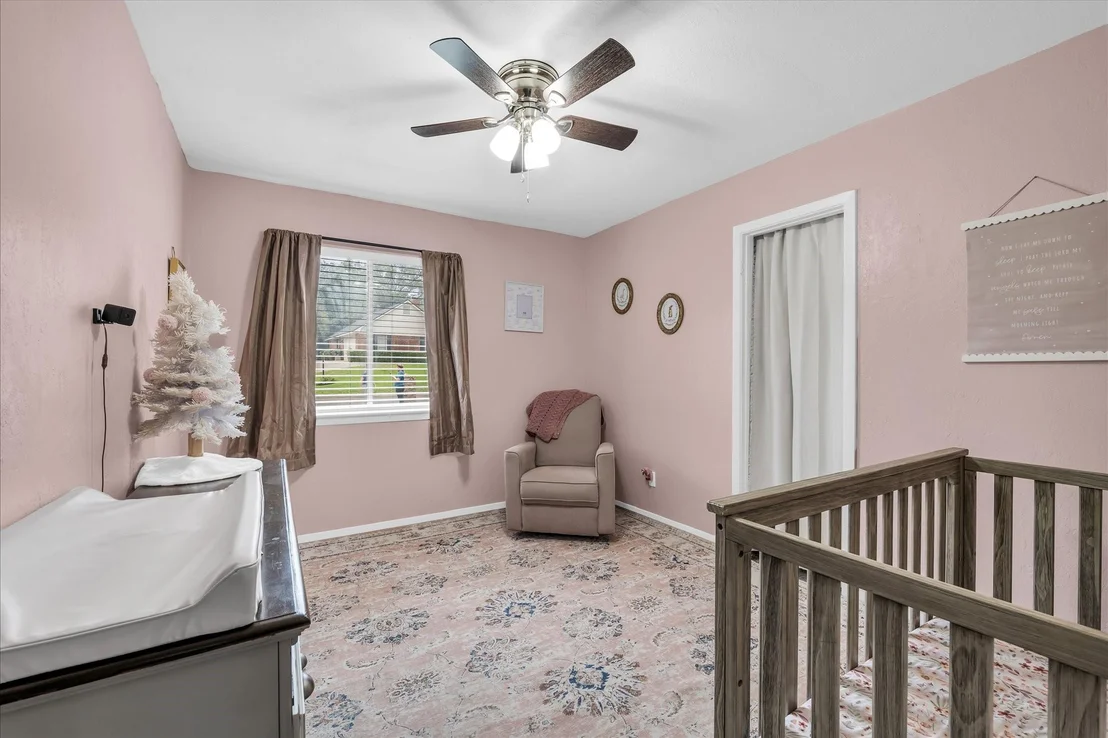 Photo of 913 Montclair Drive