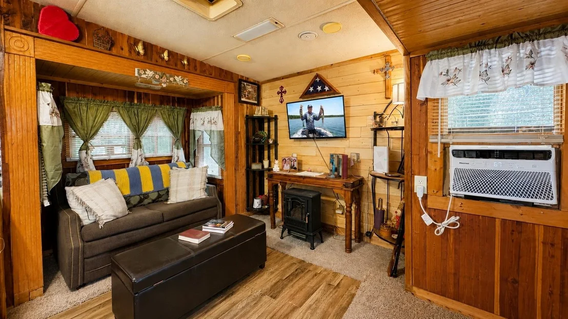 Photo of 851 Cheyenne