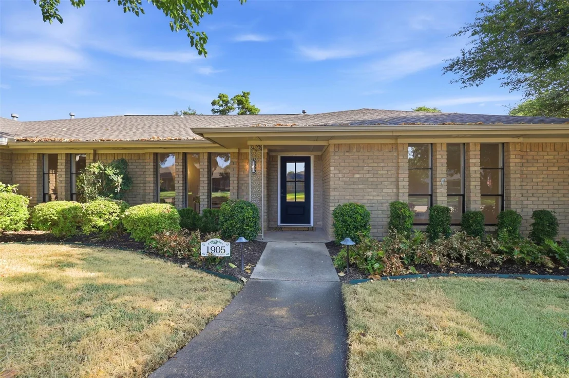 Photo of 1905 Midcrest Drive