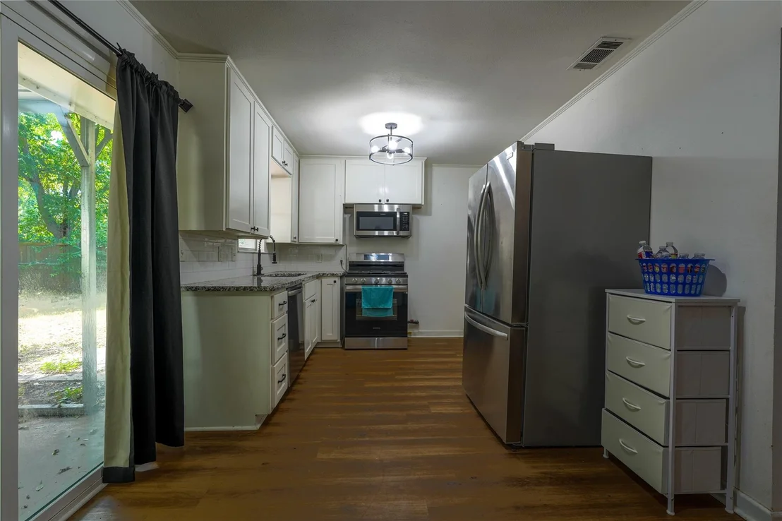 Photo of 807 N Lacy Drive