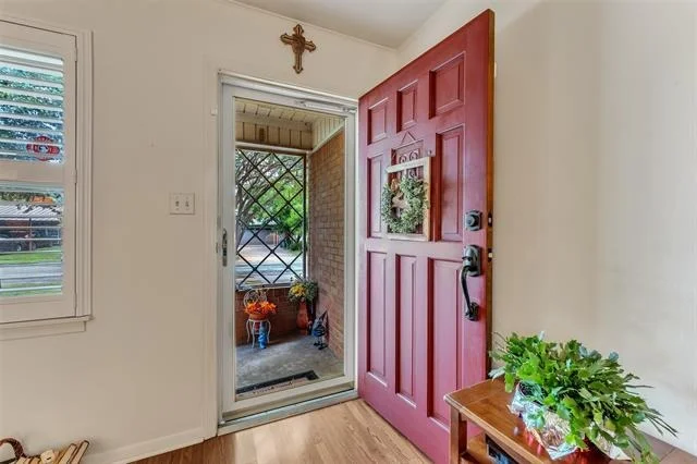 Photo of 1325 Royal Oaks Drive