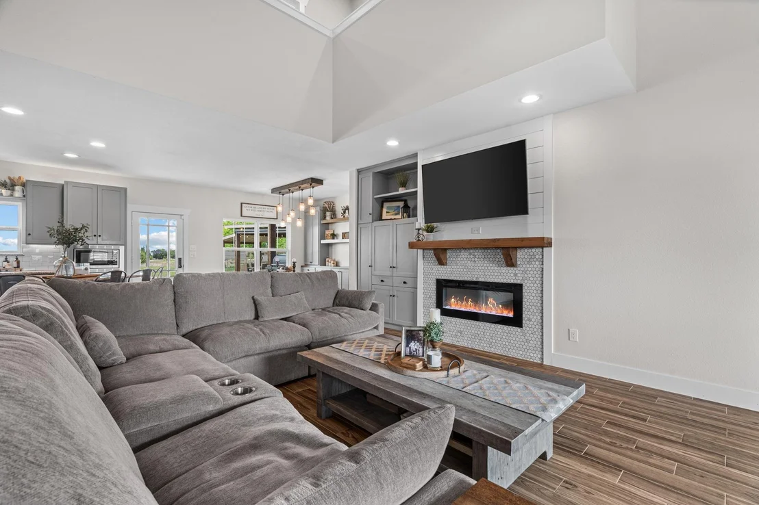 Photo of 828 Cornelius Road