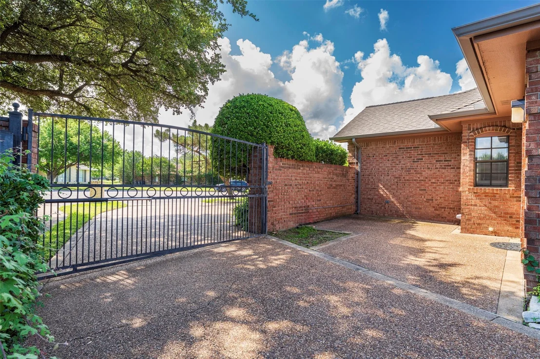 Photo of 7454 Queensbury Circle