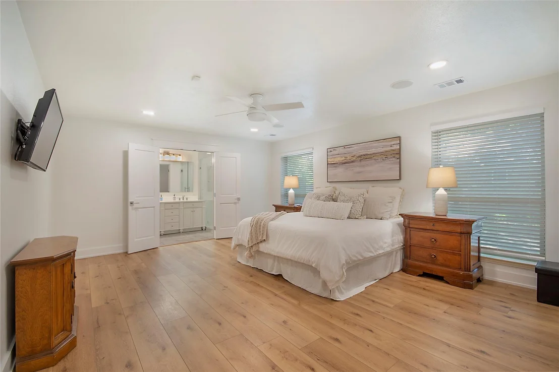 Photo of 1049 Forest Grove Drive