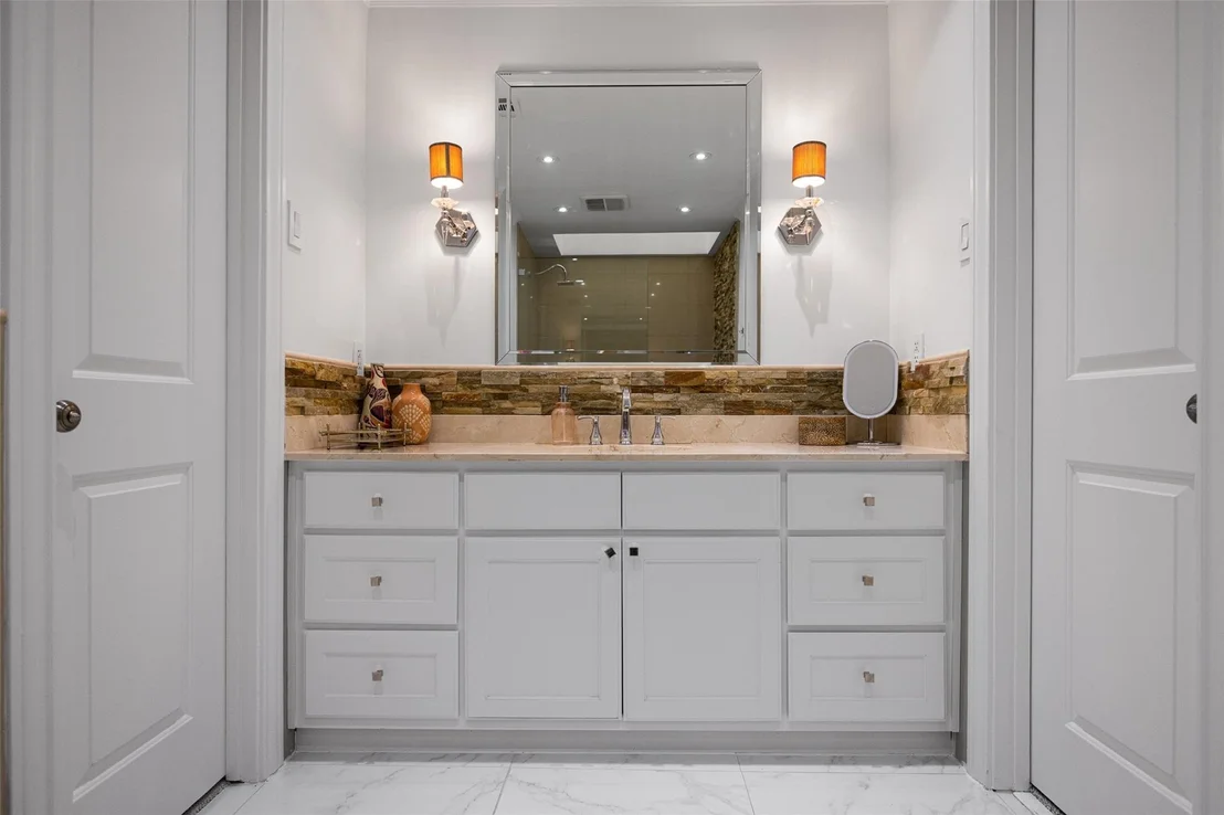 Photo of 6946 Forest Glade Circle