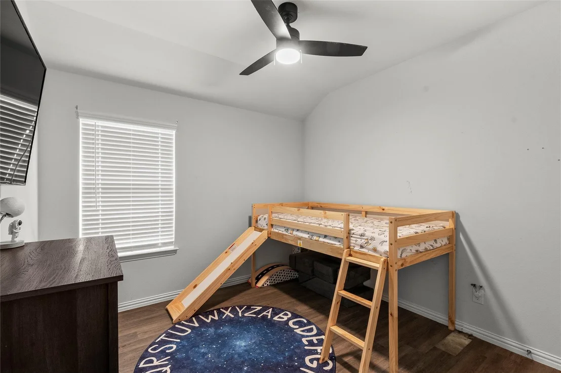 Photo of 115 Oak Springs Loop