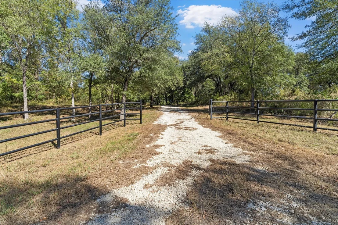 Photo of 684 County Road 473