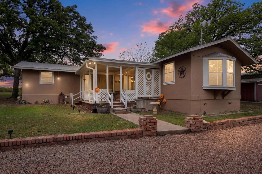Photo of 1500 County Road 404