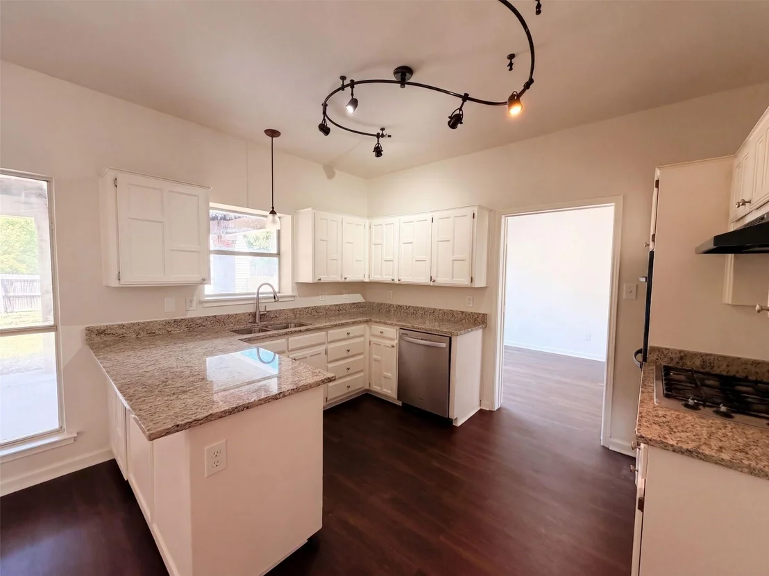 Photo of 2405 Waterloo Lane