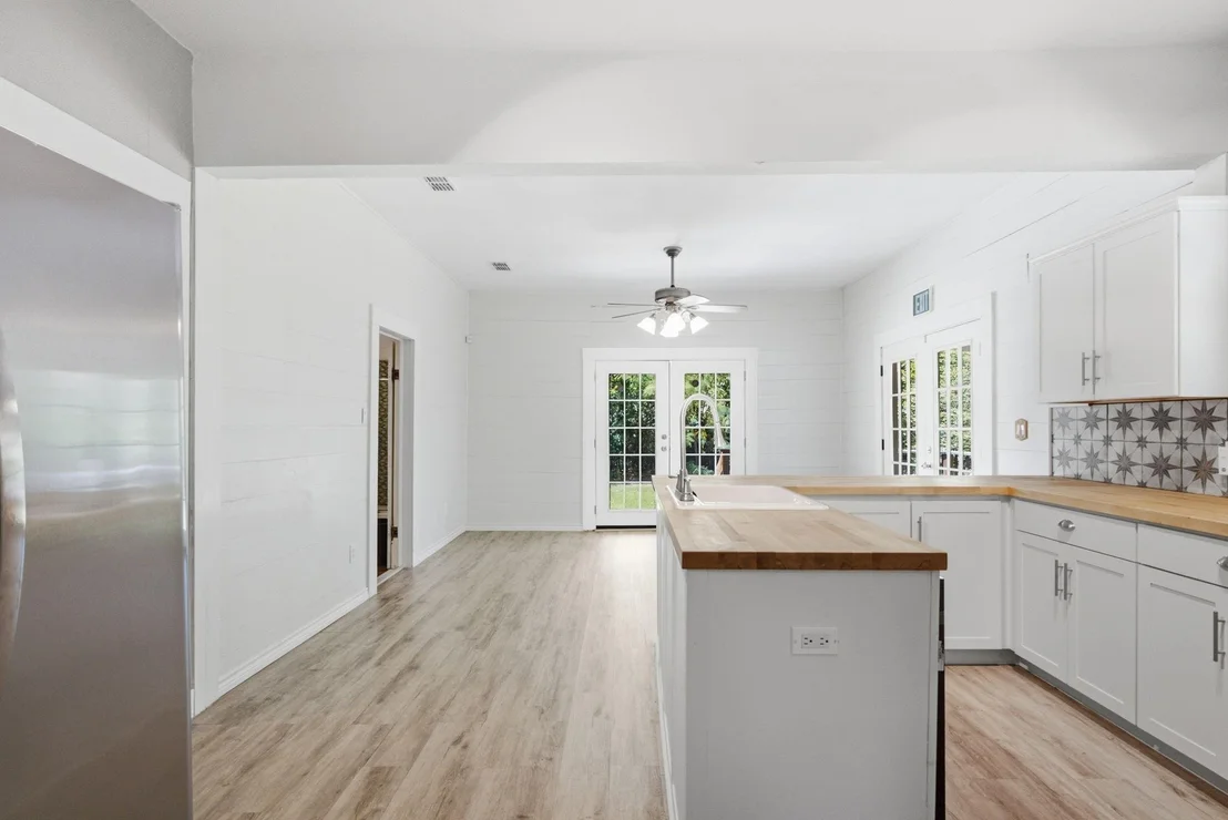 Photo of 1009 N Pacific