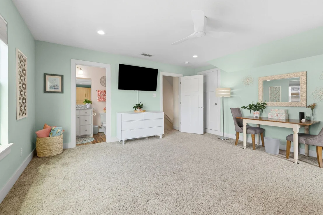 Photo of 1710 Urban Avenue