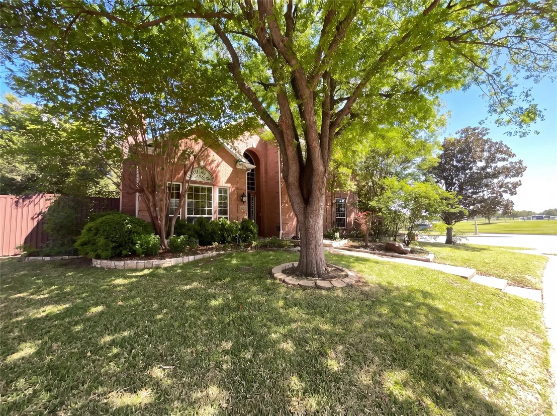Photo of 2400 Creekview Drive