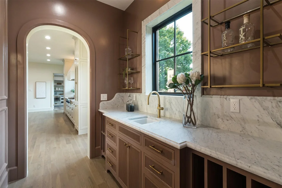 Photo of 6910 Wabash Circle