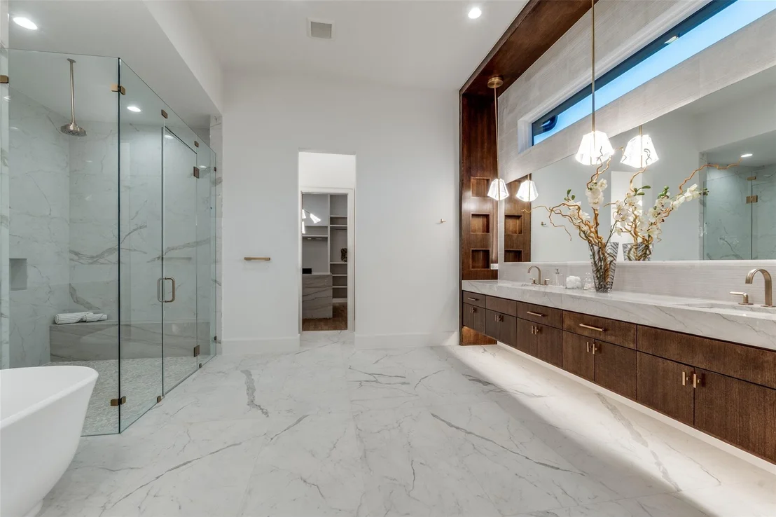Photo of 6006 Meadow Crest