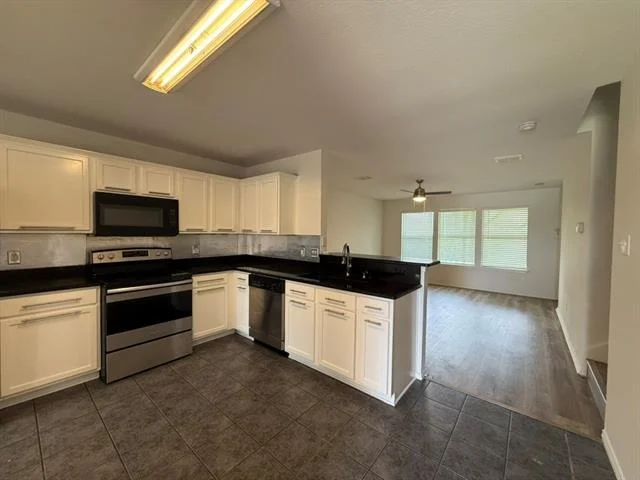 Photo of 2013 Gardenia Drive