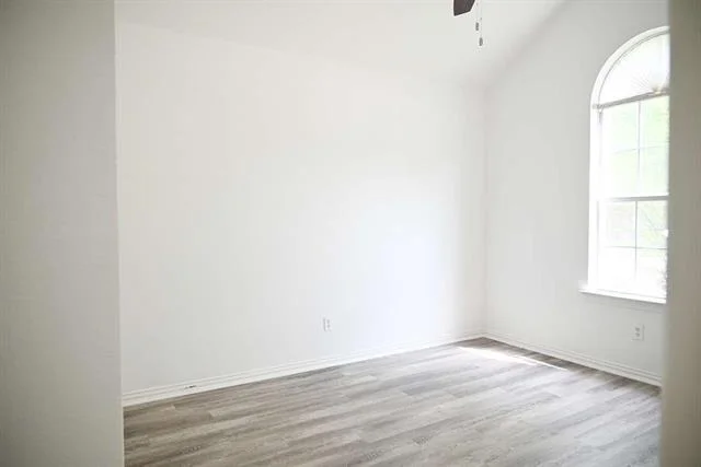 Photo of 1511 Oak Tree Road