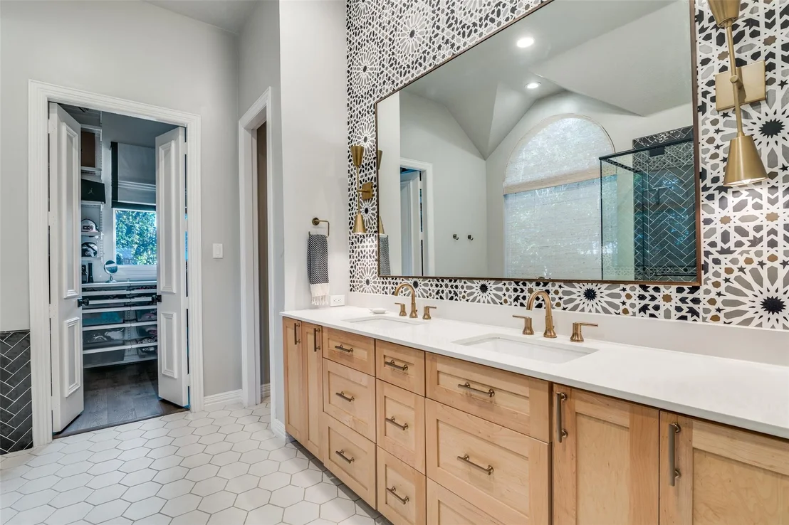 Photo of 8005 Rosemont Drive