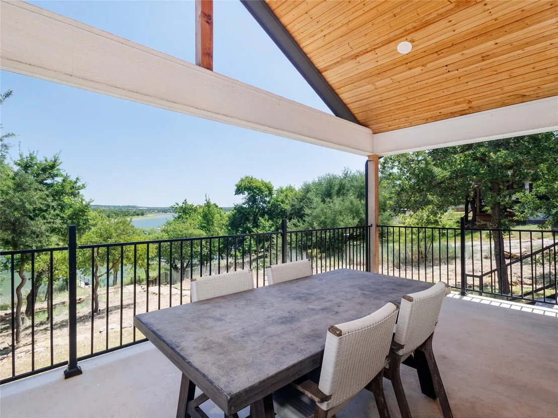 Photo of 660 Oak Point Drive