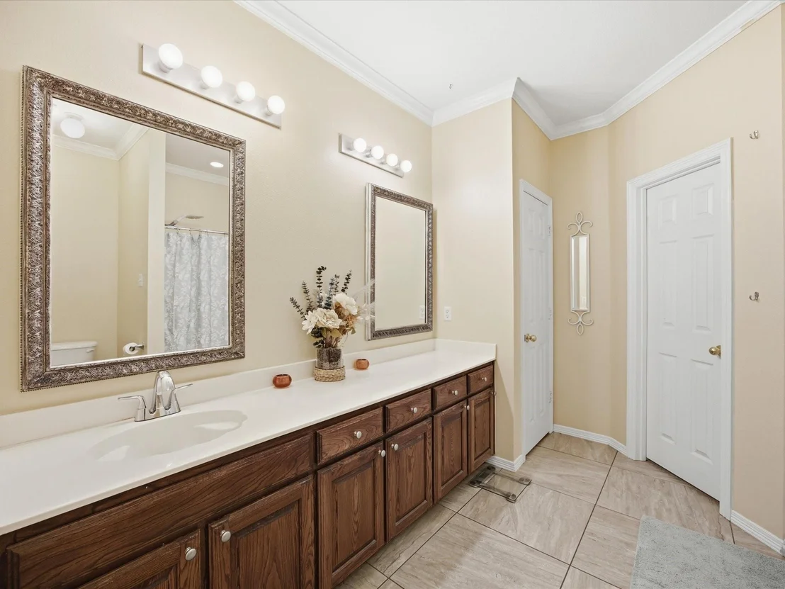 Photo of 5004 Vaquero Drive
