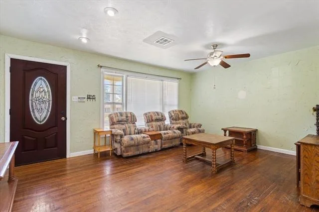 Photo of 4617 Colonial Avenue