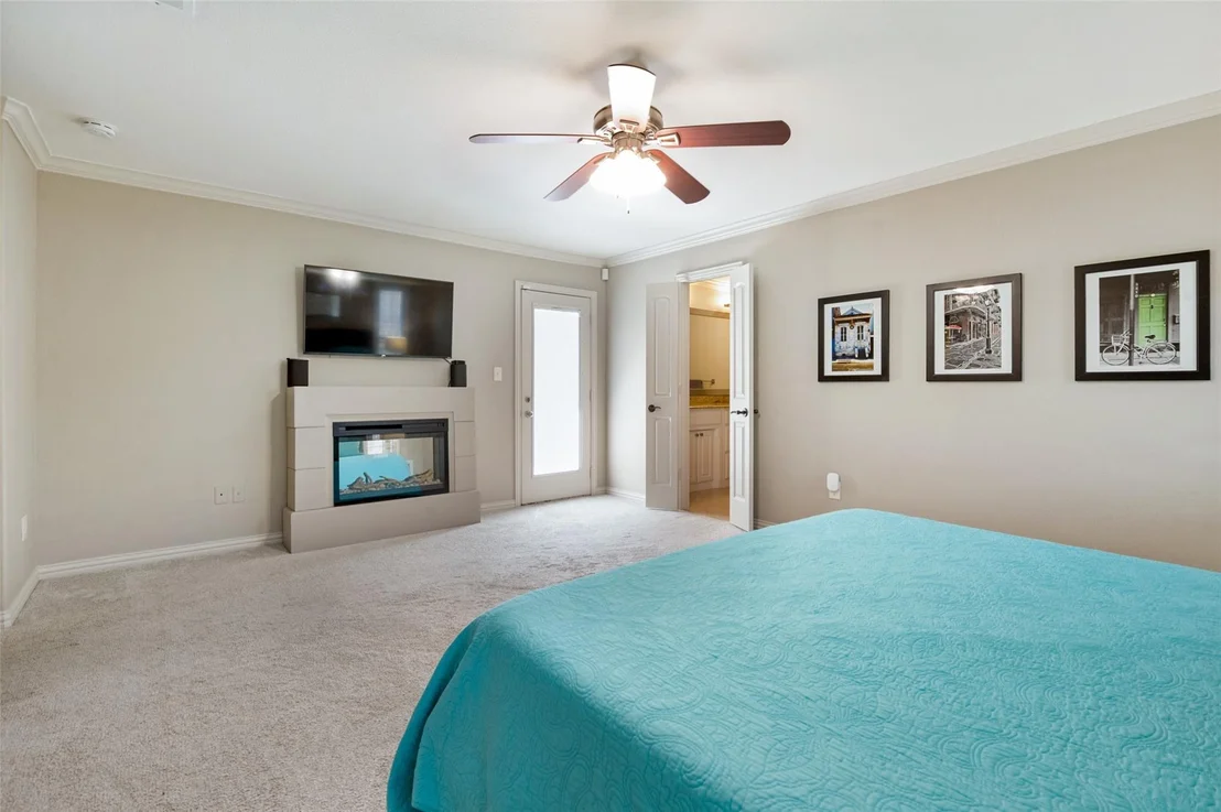 Photo of 2420 Windsor Place