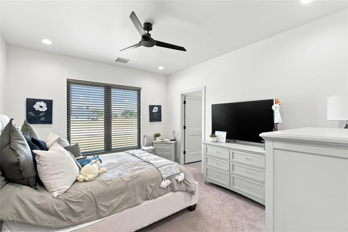Photo of 2223 Grass Roots Road