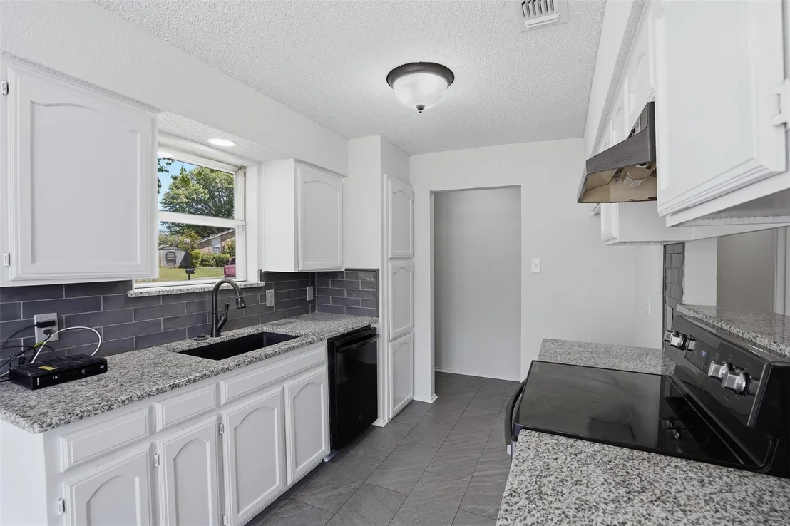 Photo of 6021 Dusty Road