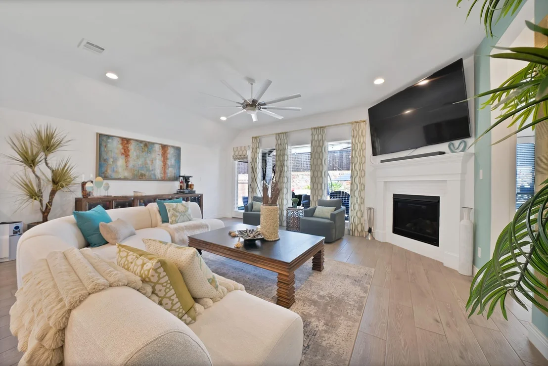 Photo of 808 Knoxbridge Road