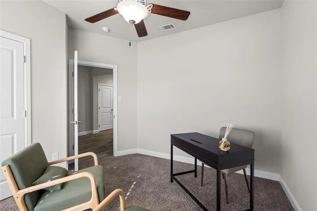 Photo of 5525 Round Hill Road